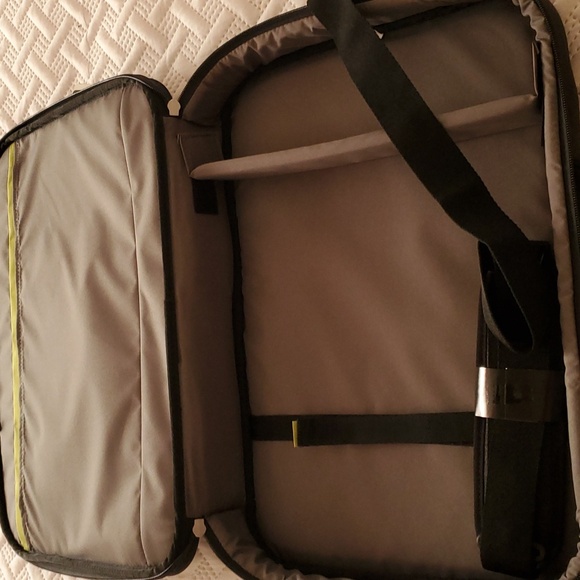 Case Logic Computer Case for 18" Laptop - Picture 5 of 6